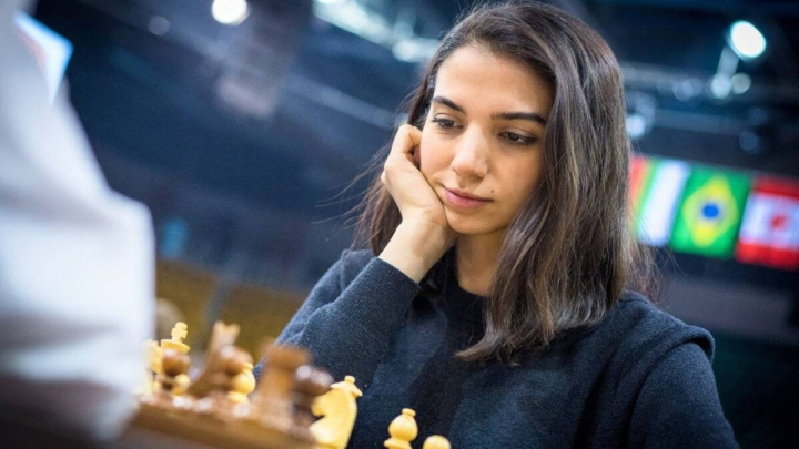 لاعبة الشطرنج الإيرانية/سارا خادم الشريعة