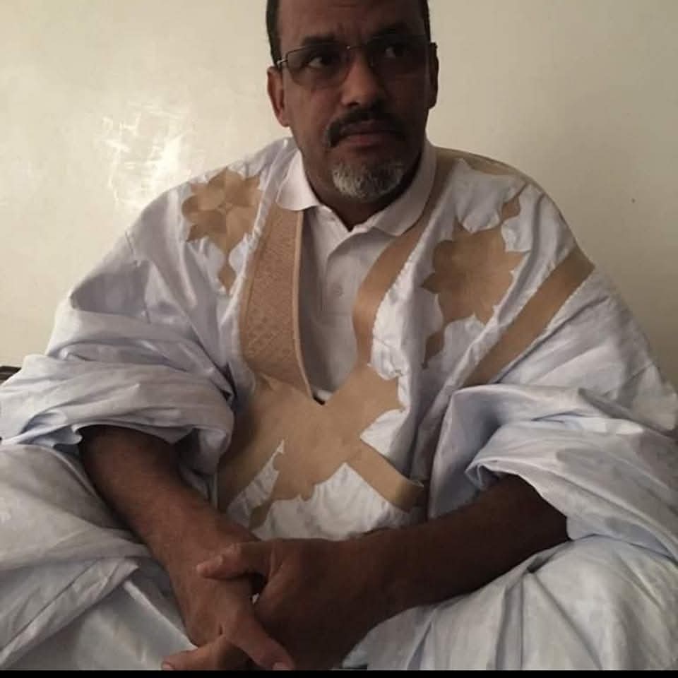 الدكتور محمد ولد الراظى/استاذ جامعي
