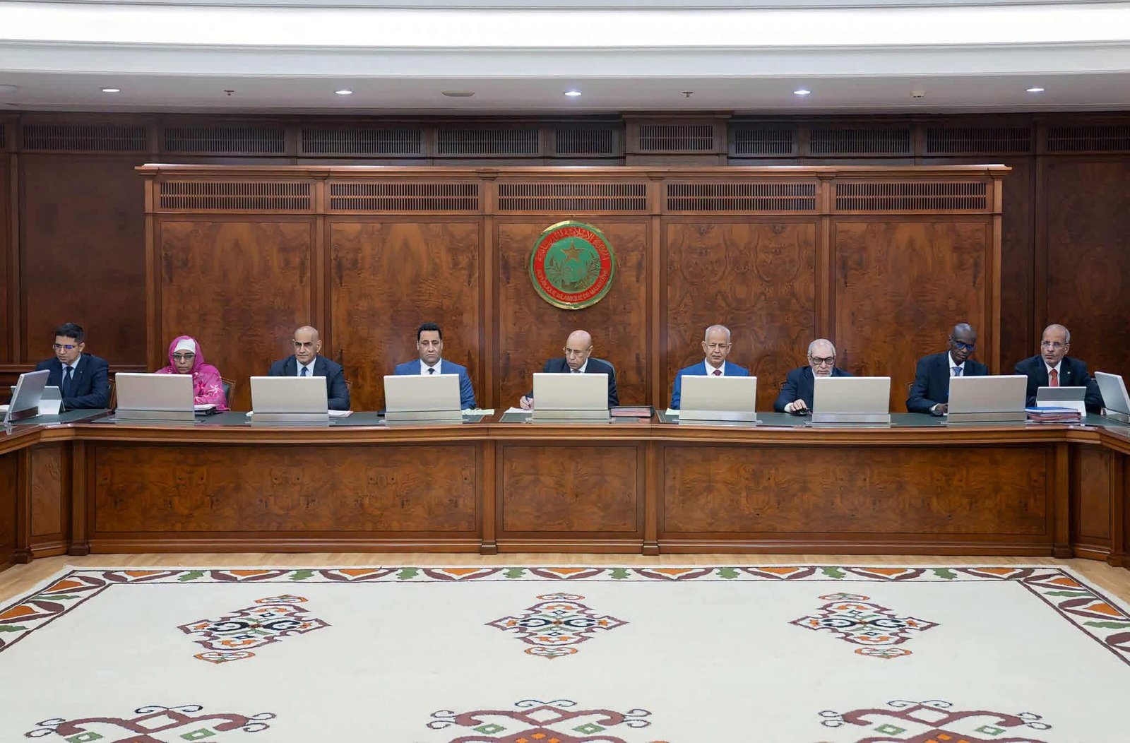 مجلس الوزراء يصادق على مراسيم جديدة ويرفع تكلفة الحج إلى 274.836 أوقية