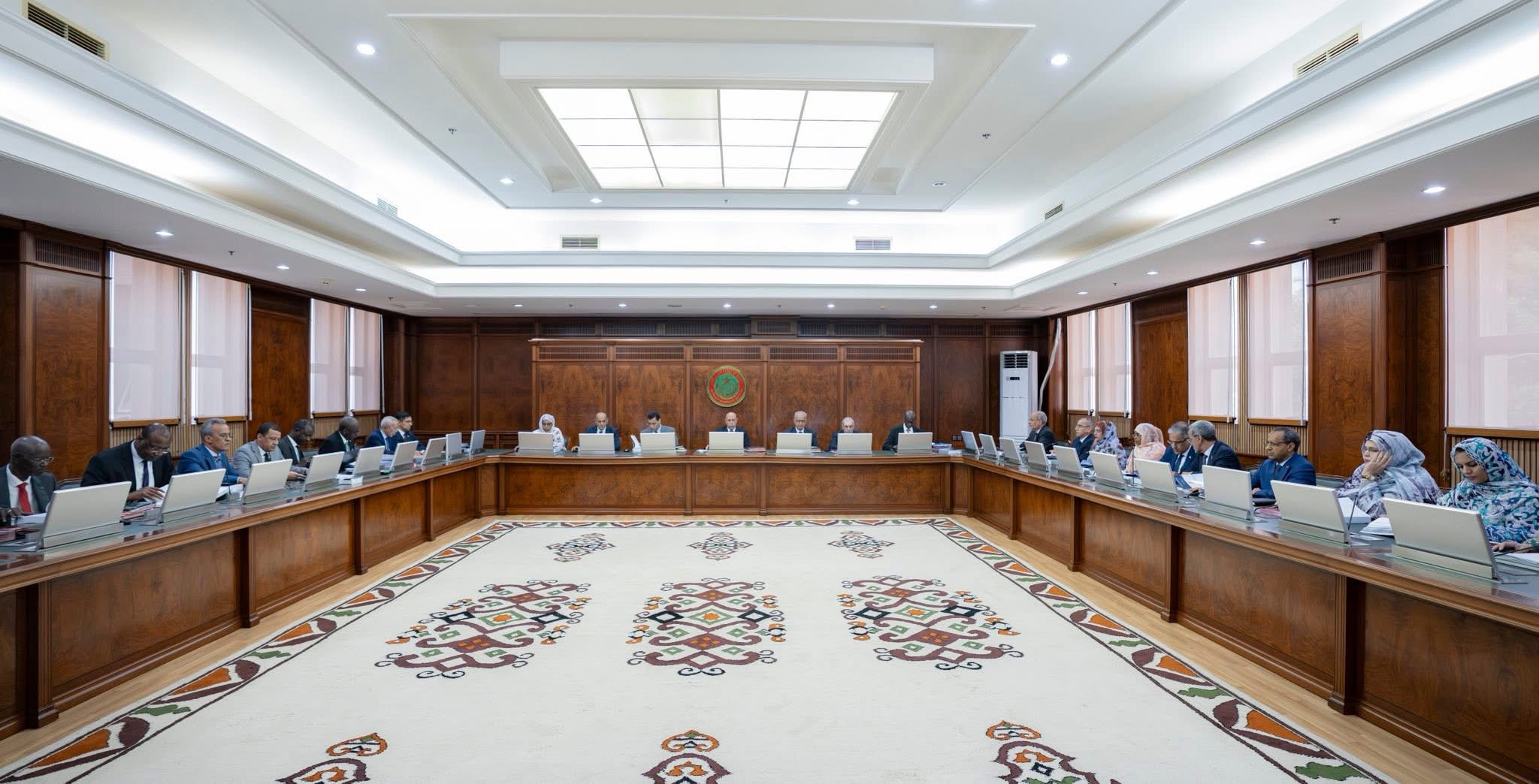 مجلس الوزراء يصادق على خطة لتنمية نواكشوط ويقر إصلاحات في الطاقة والتعدين والصحة